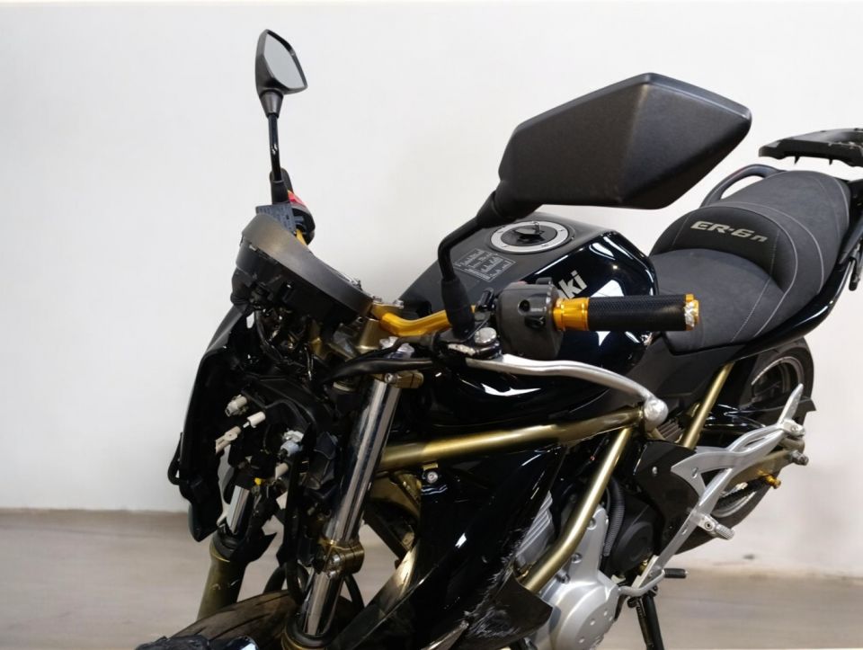 KAWASAKI ER-6 4
