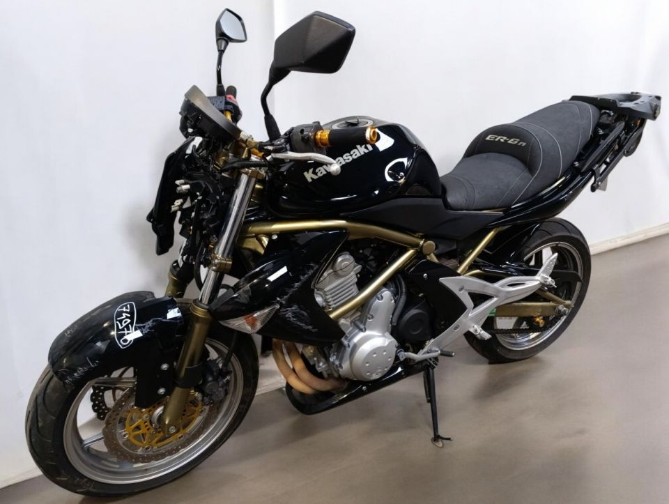 KAWASAKI ER-6 4