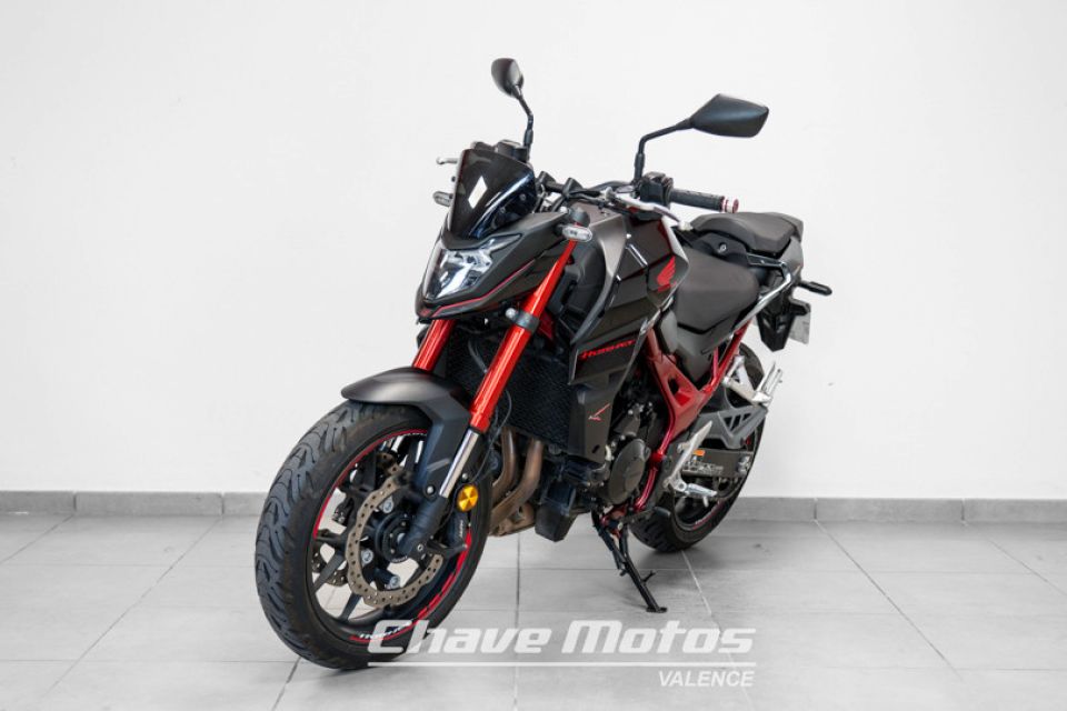 HONDA CB750 HORNET 4