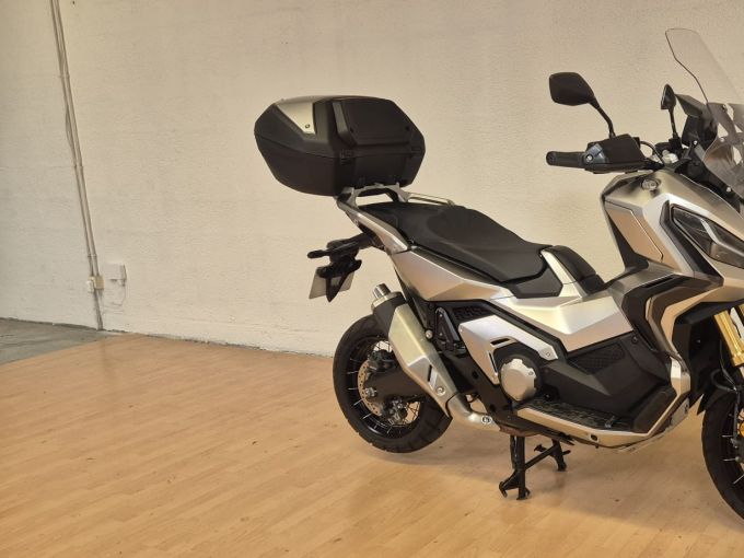 HONDA X-ADV 4