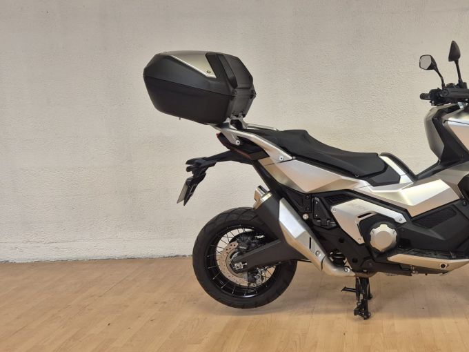 HONDA X-ADV 4