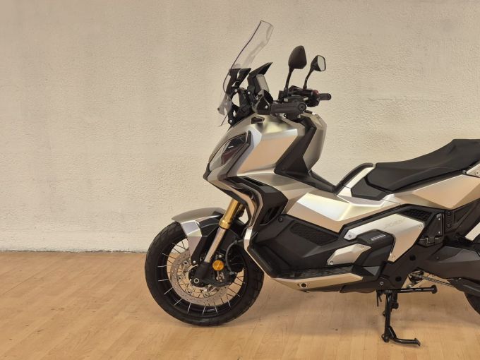 HONDA X-ADV 4