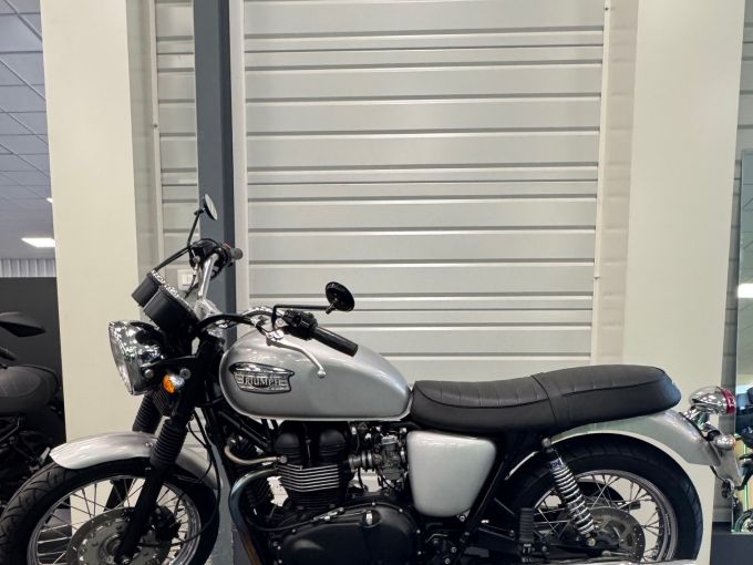 TRIUMPH Bonneville T100 4