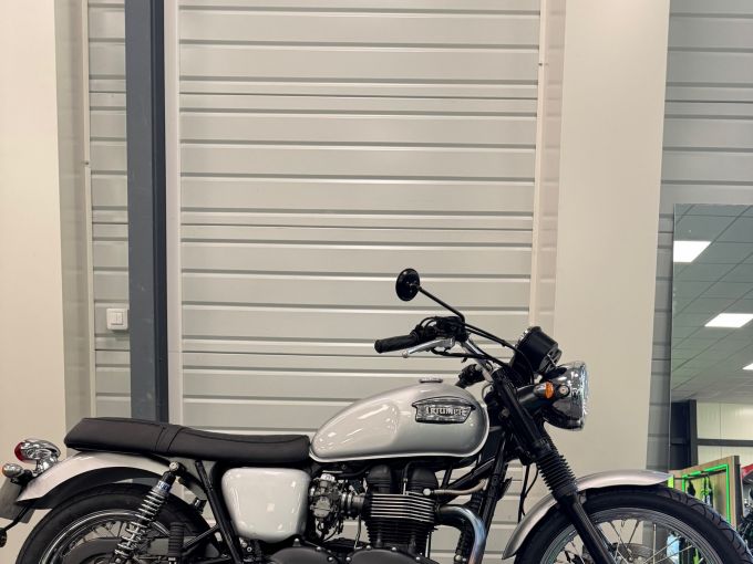 TRIUMPH Bonneville T100 4