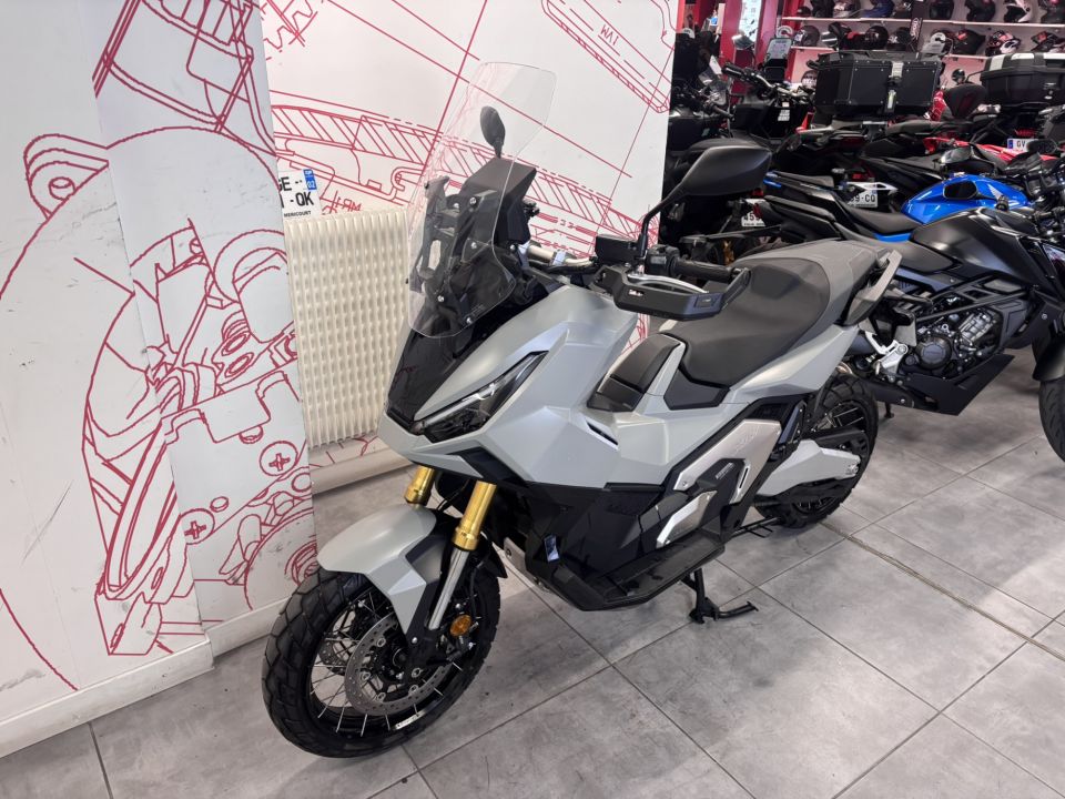 HONDA X-ADV 4