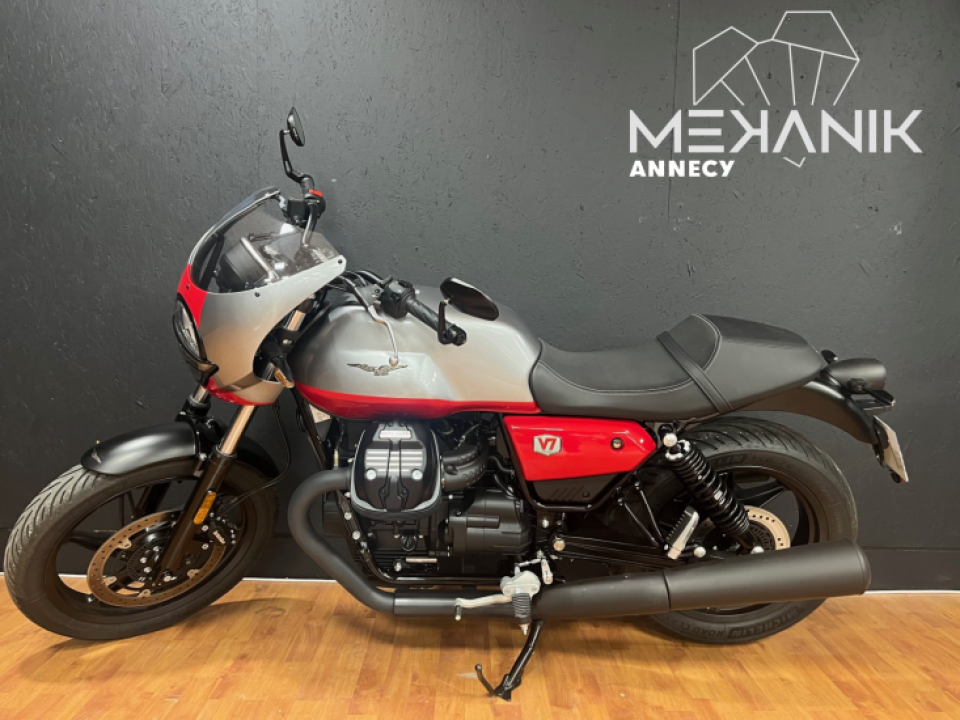 MOTO GUZZI V7 III STONE 4