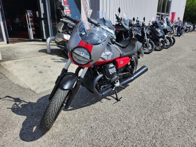 MOTO GUZZI V7 III STONE 4