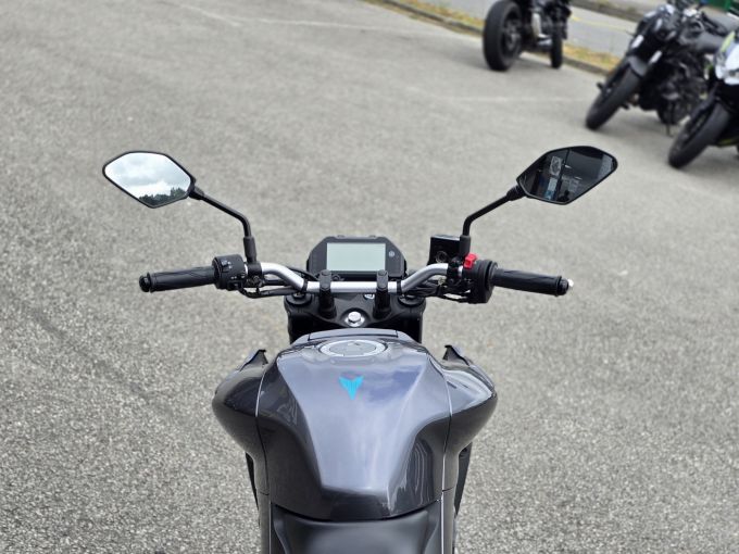 YAMAHA MT-03 4