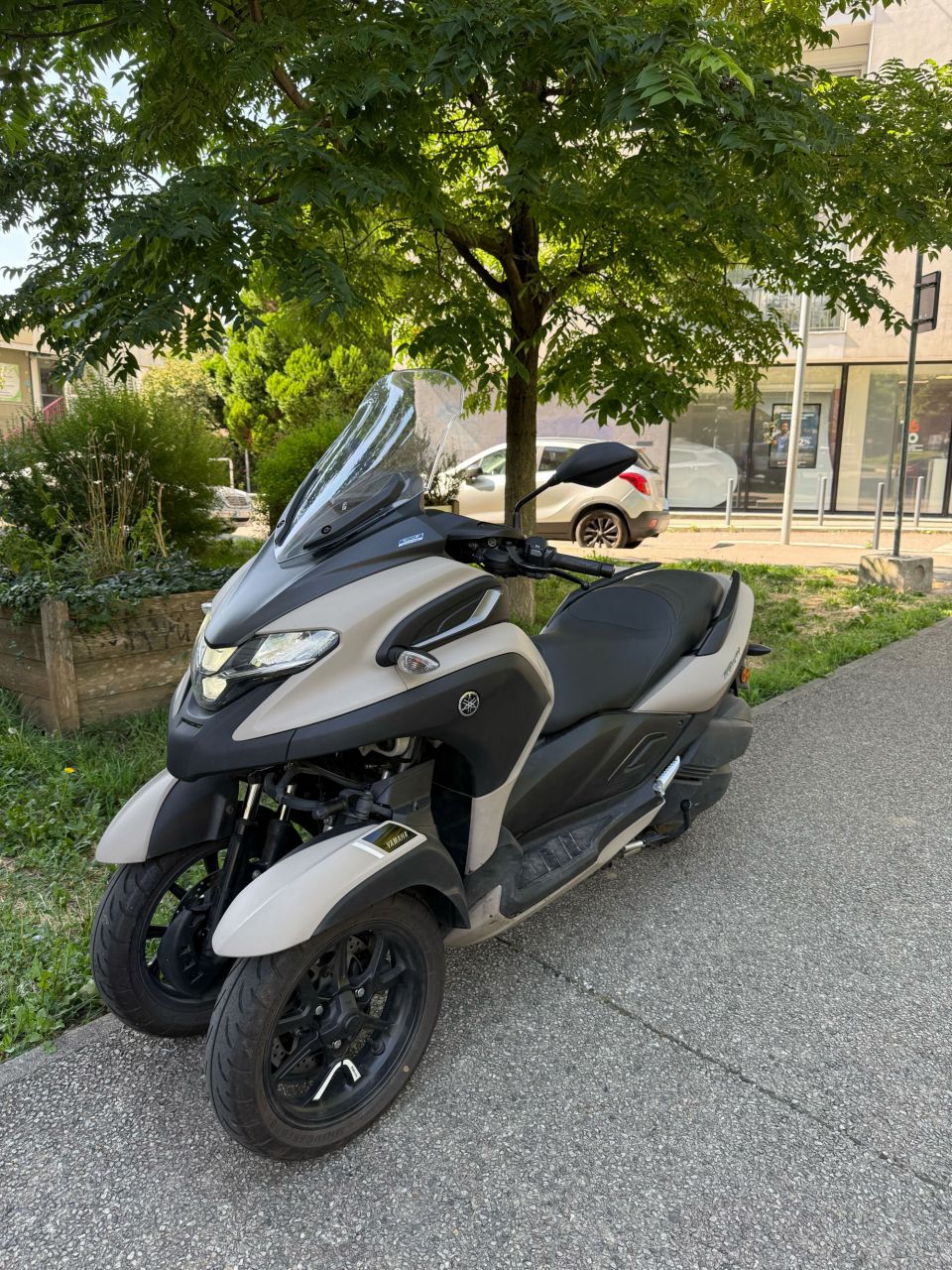 YAMAHA TRICITY 300 4