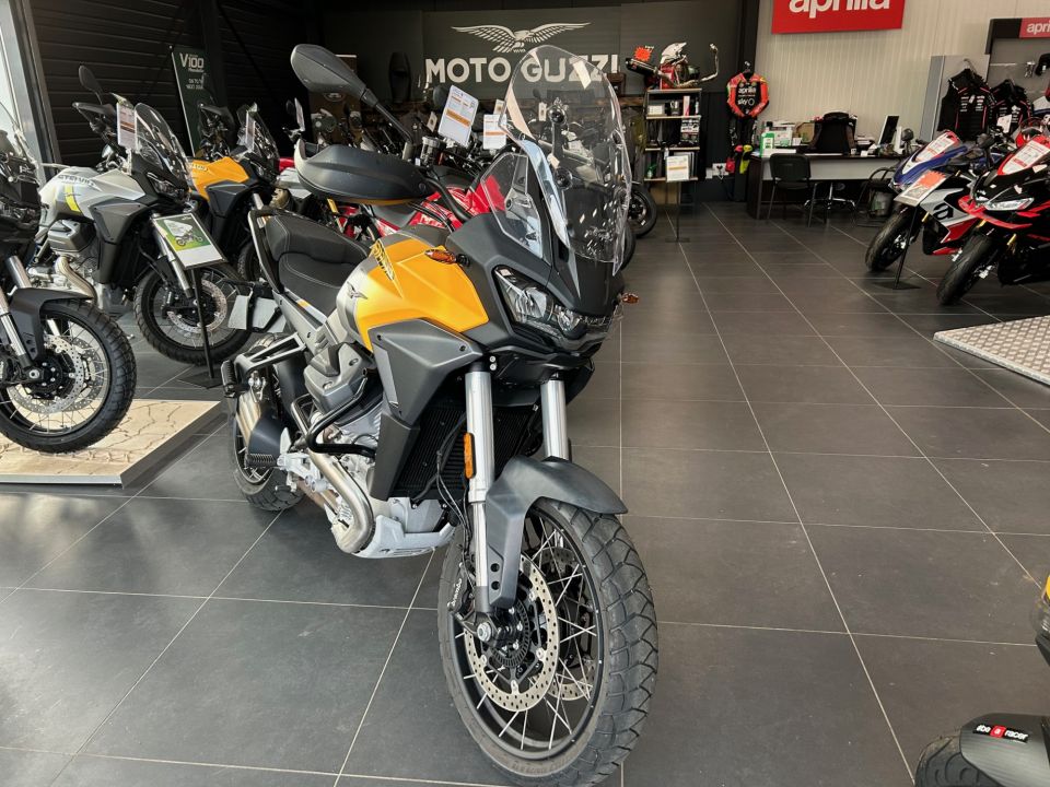 MOTO GUZZI STELVIO 4