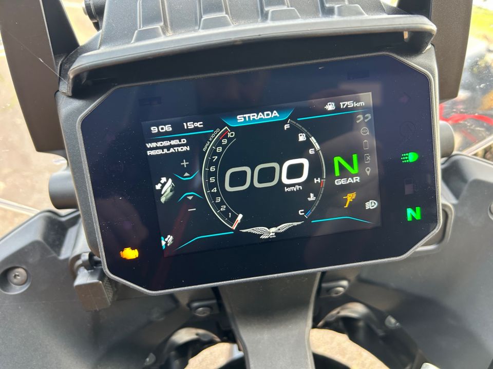 MOTO GUZZI STELVIO 4