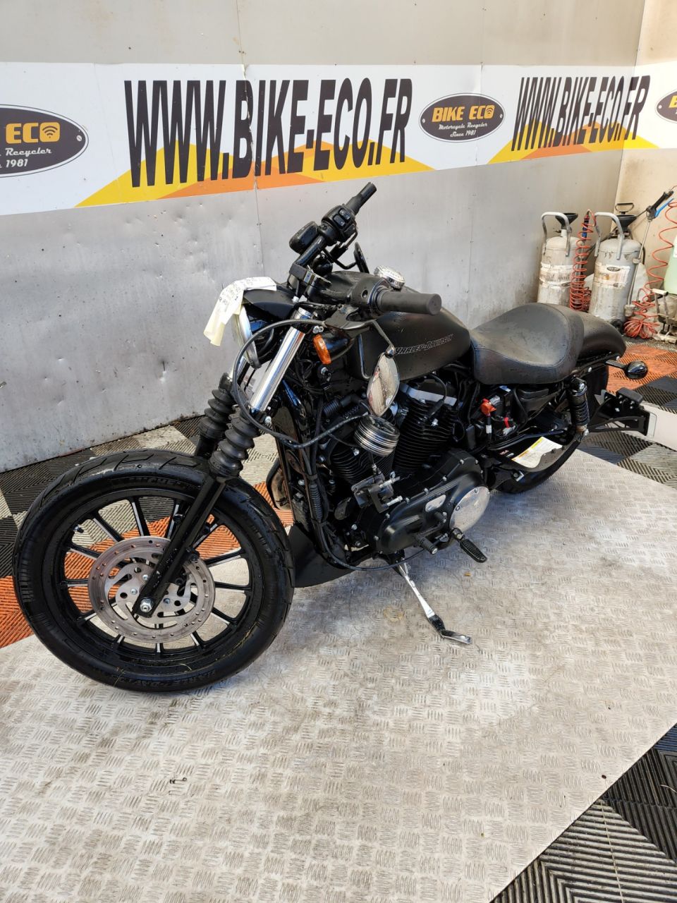 HARLEY-DAVIDSON SPORTSTER CUSTOM 883 4