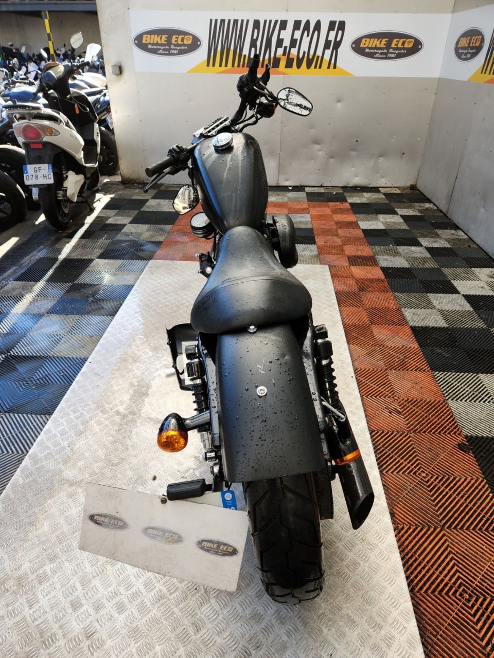 HARLEY-DAVIDSON SPORTSTER CUSTOM 883 4