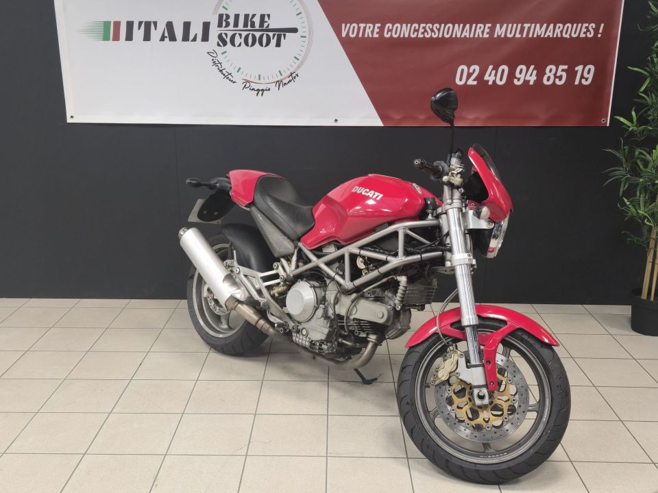DUCATI 900 MONSTER 4