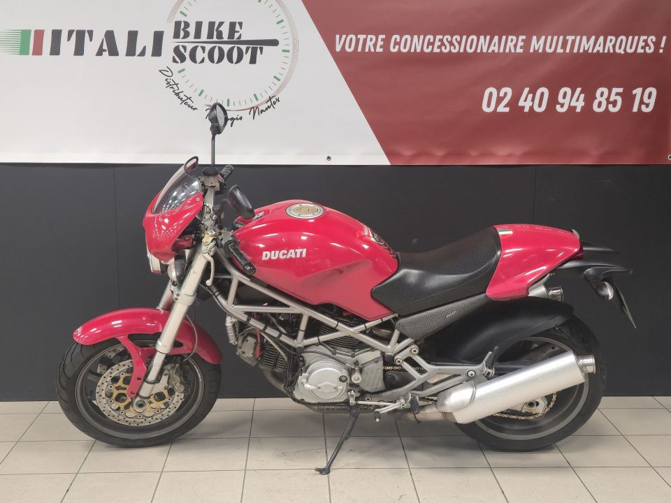 DUCATI 900 MONSTER 4