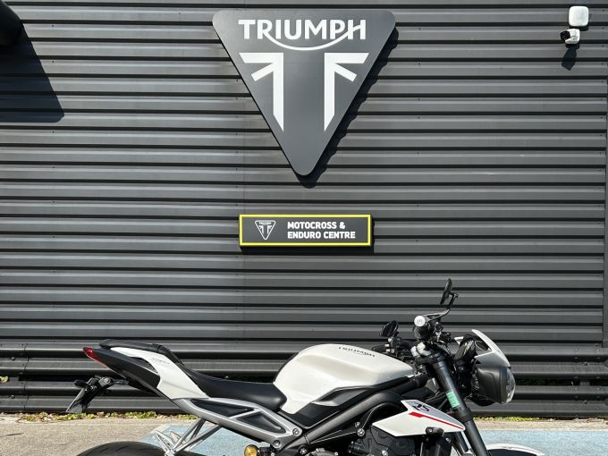 TRIUMPH STREET TRIPLE 765 RS 4