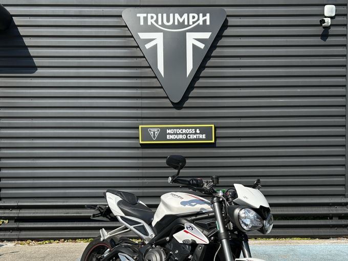 TRIUMPH STREET TRIPLE 765 RS 4