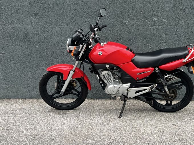 YAMAHA YBR 125 4