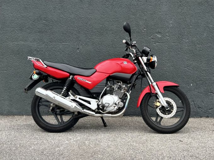 YAMAHA YBR 125 4
