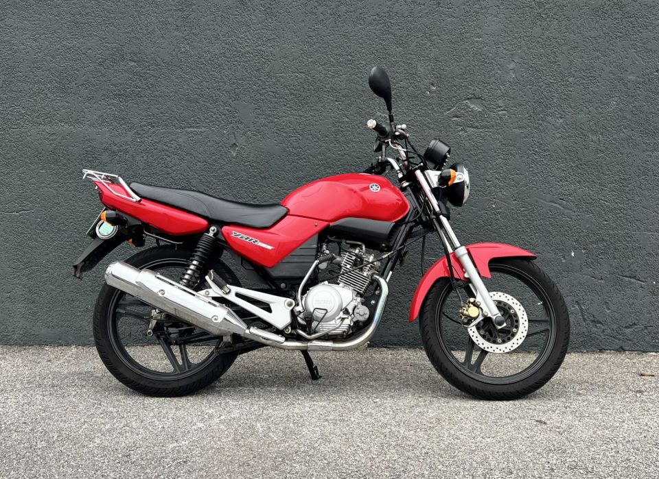 YAMAHA YBR 125 4
