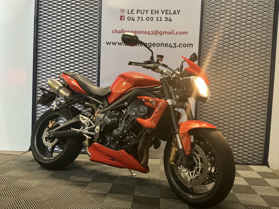 TRIUMPH STREET TRIPLE 675 R 4
