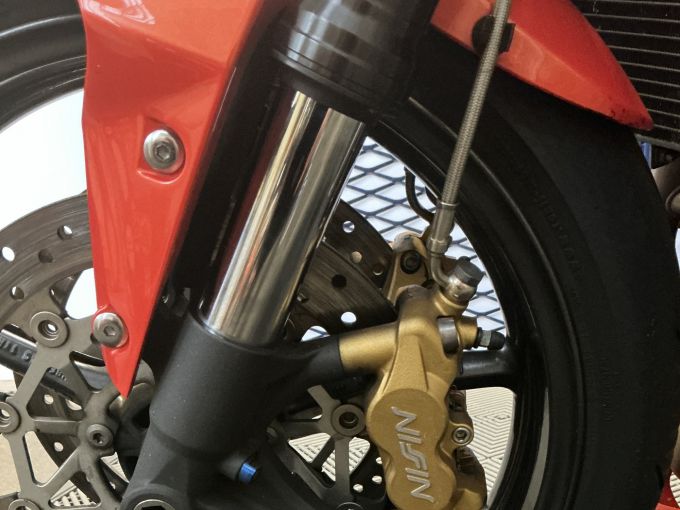 TRIUMPH STREET TRIPLE 675 R 4