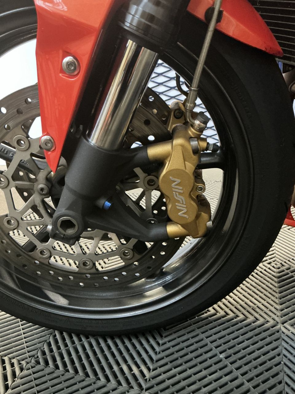 TRIUMPH STREET TRIPLE 675 R 4