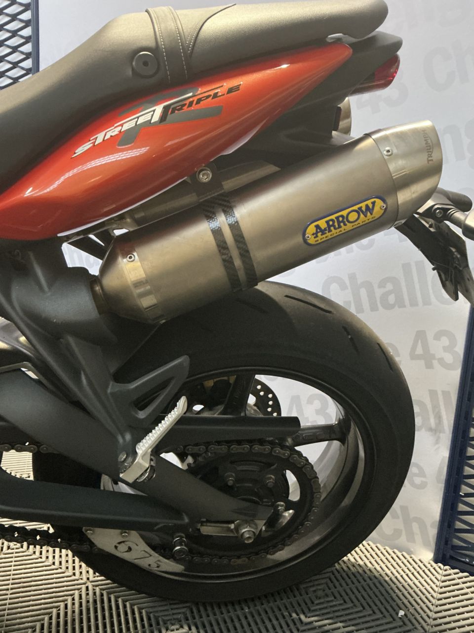 TRIUMPH STREET TRIPLE 675 R 4