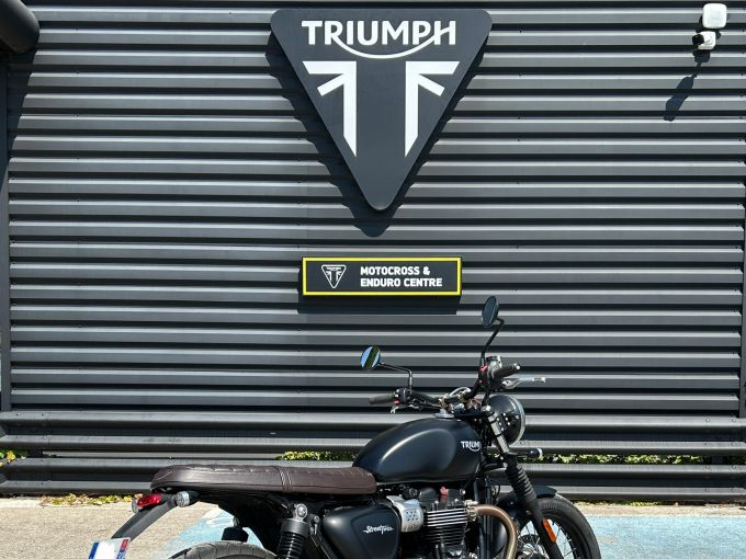 TRIUMPH STREET TWIN  900 4