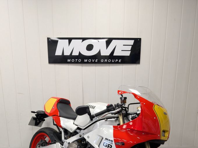 YAMAHA XSR 900 GP 4