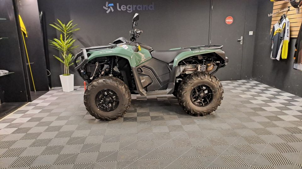 CAN-AM OUTLANDER 500 4