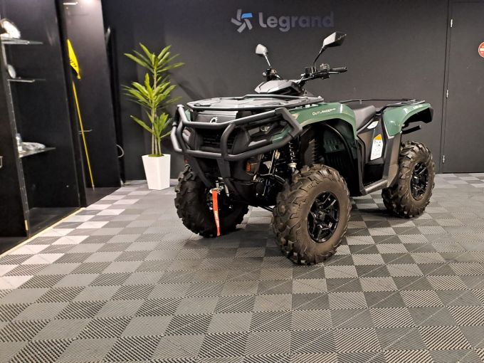 CAN-AM OUTLANDER 500 4