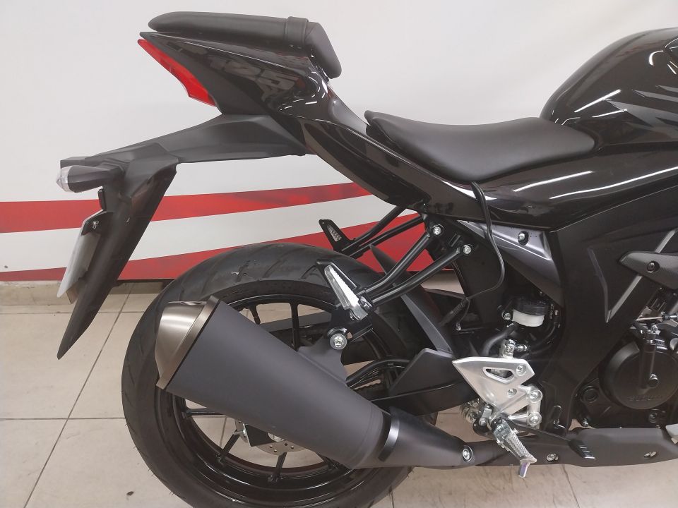 SUZUKI GSX-S 4