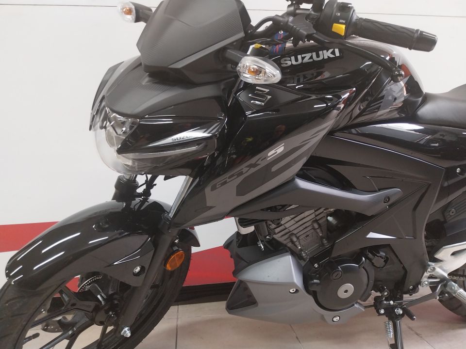 SUZUKI GSX-S 4