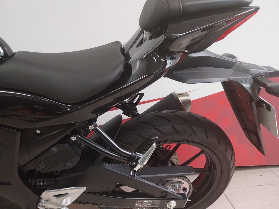 SUZUKI GSX-S 4