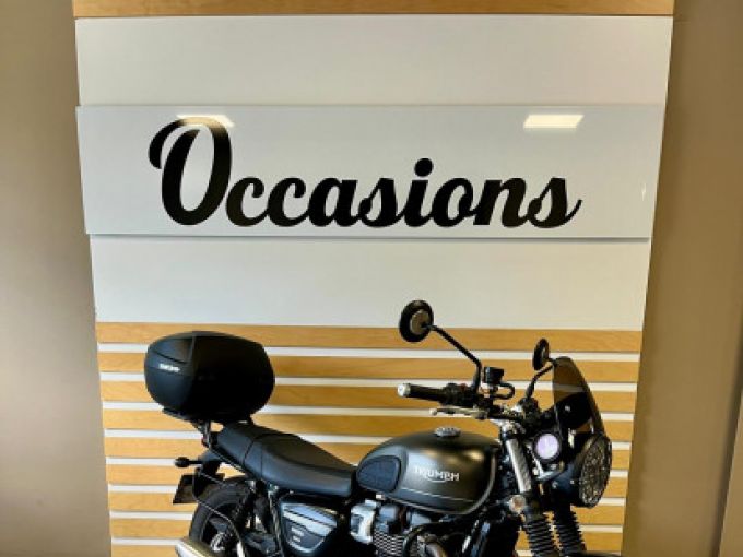 TRIUMPH STREET TWIN 900 4