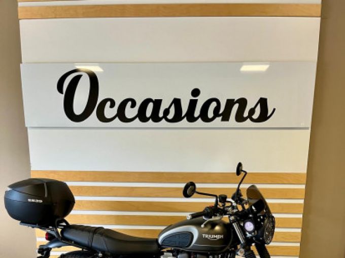 TRIUMPH STREET TWIN 900 4