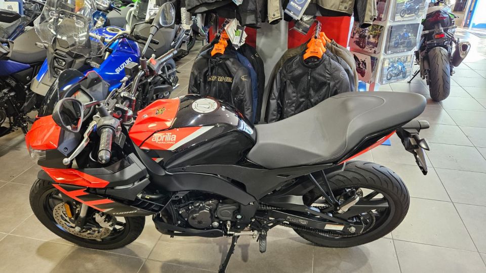 APRILIA TUONO 125 ABS 4