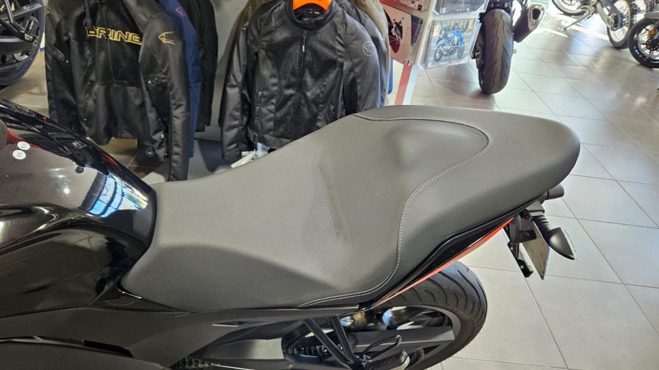 APRILIA TUONO 125 ABS 4