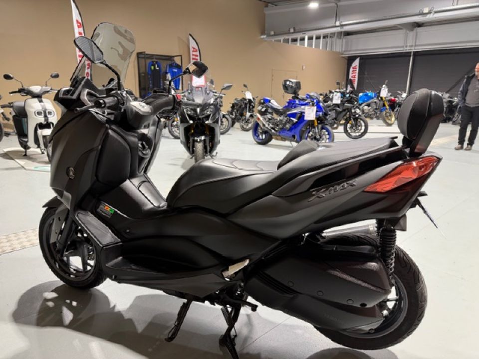 YAMAHA XMAX 300 4