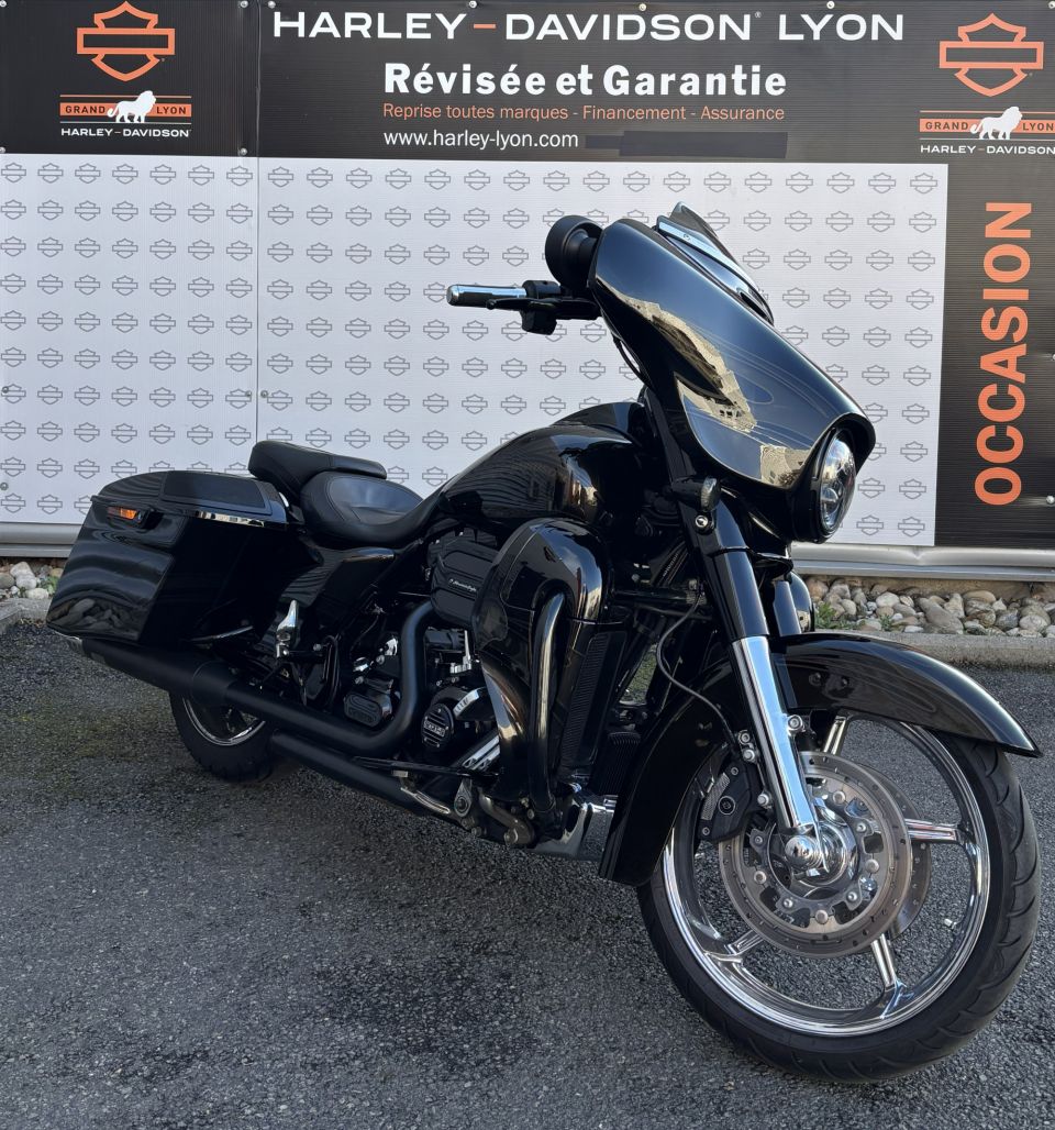 HARLEY-DAVIDSON TOURING STREET GLIDE 1800 CVO 4