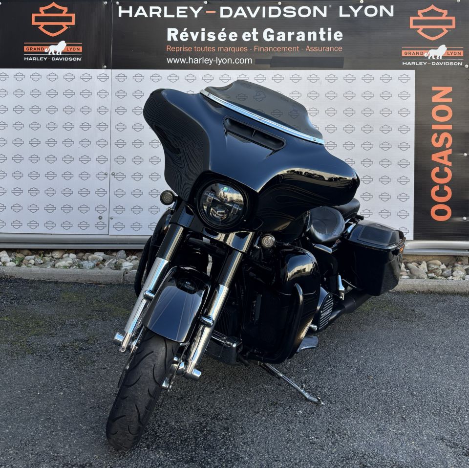 HARLEY-DAVIDSON TOURING STREET GLIDE 1800 CVO 4