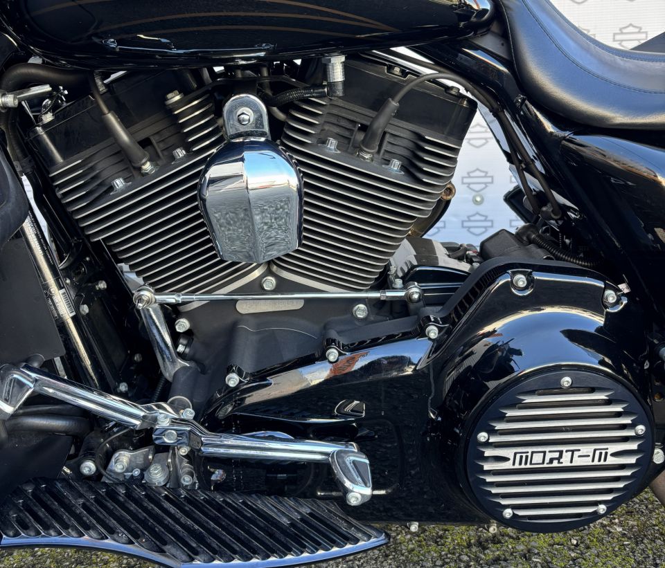 HARLEY-DAVIDSON TOURING STREET GLIDE 1800 CVO 4