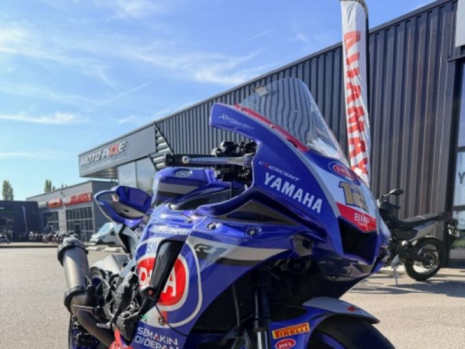 YAMAHA YZF 1000 R1 4