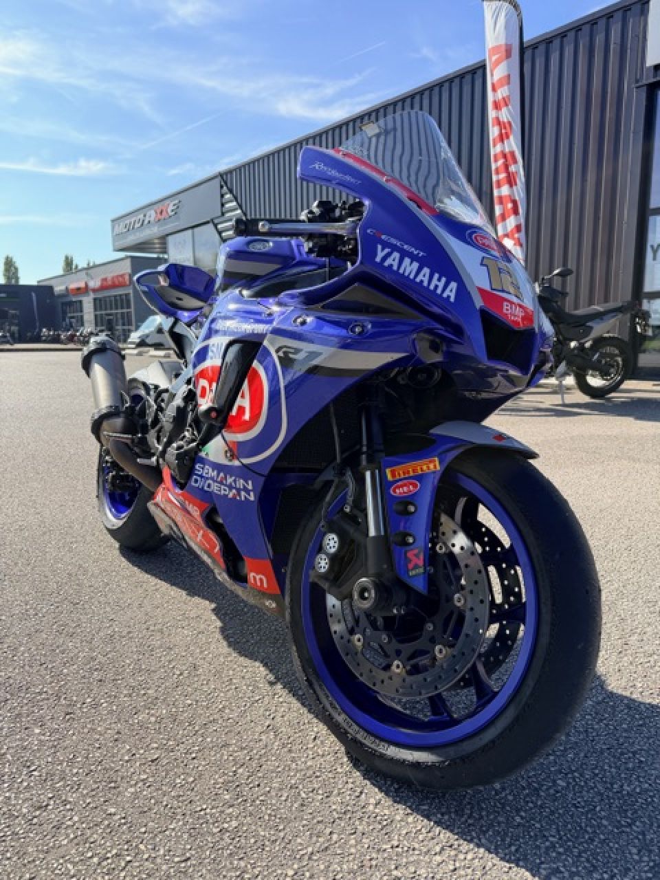 YAMAHA YZF 1000 R1 4