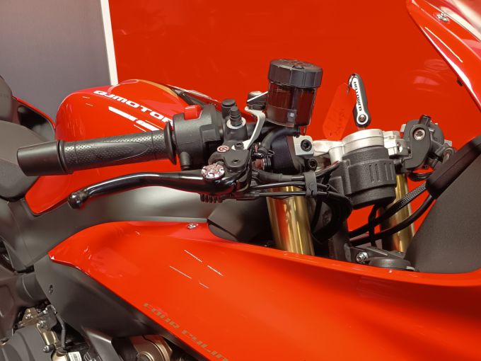 QJ MOTOR SRK 800 RR 4
