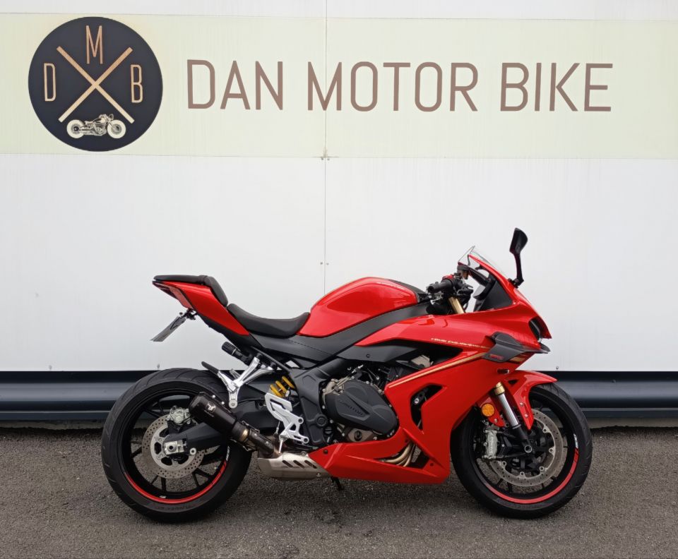 QJ MOTOR SRK 800 RR 4