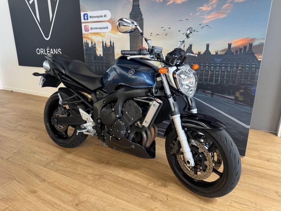 YAMAHA FZ6 (98CV) 4