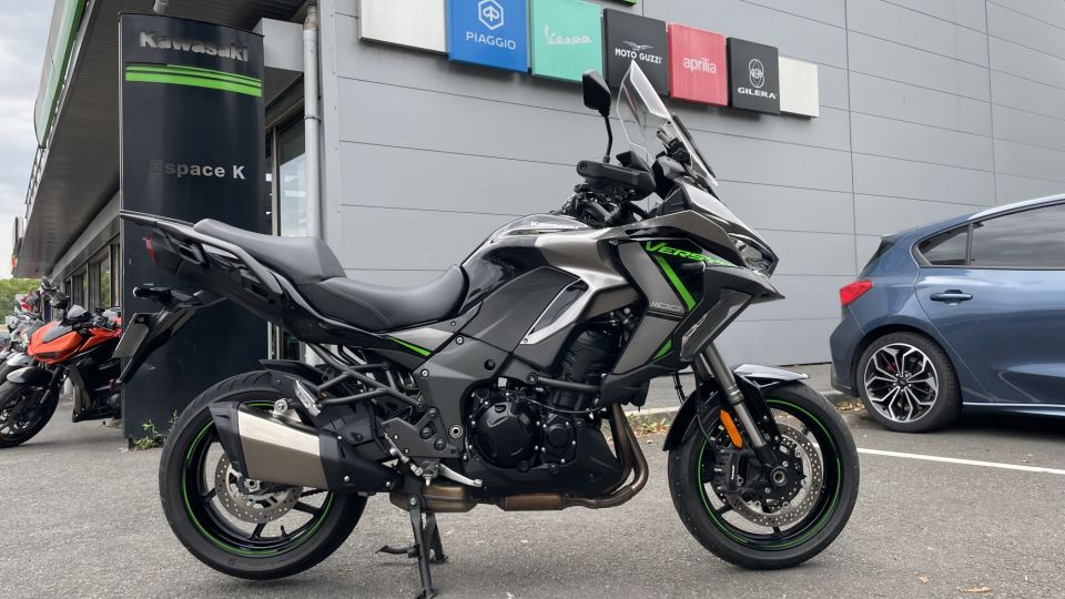 KAWASAKI VERSYS 1100 SE 4
