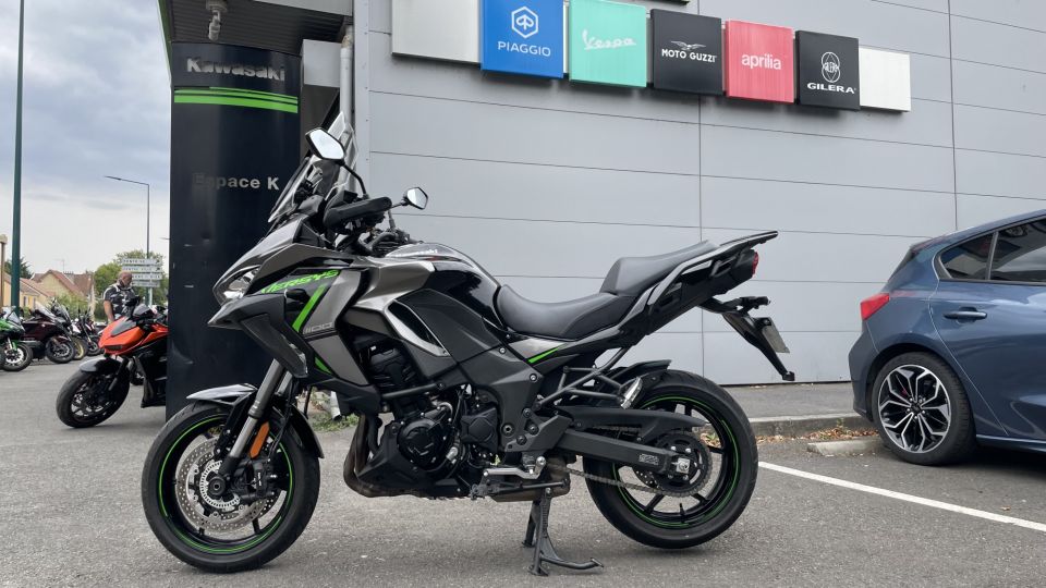 KAWASAKI VERSYS 1100 SE 4